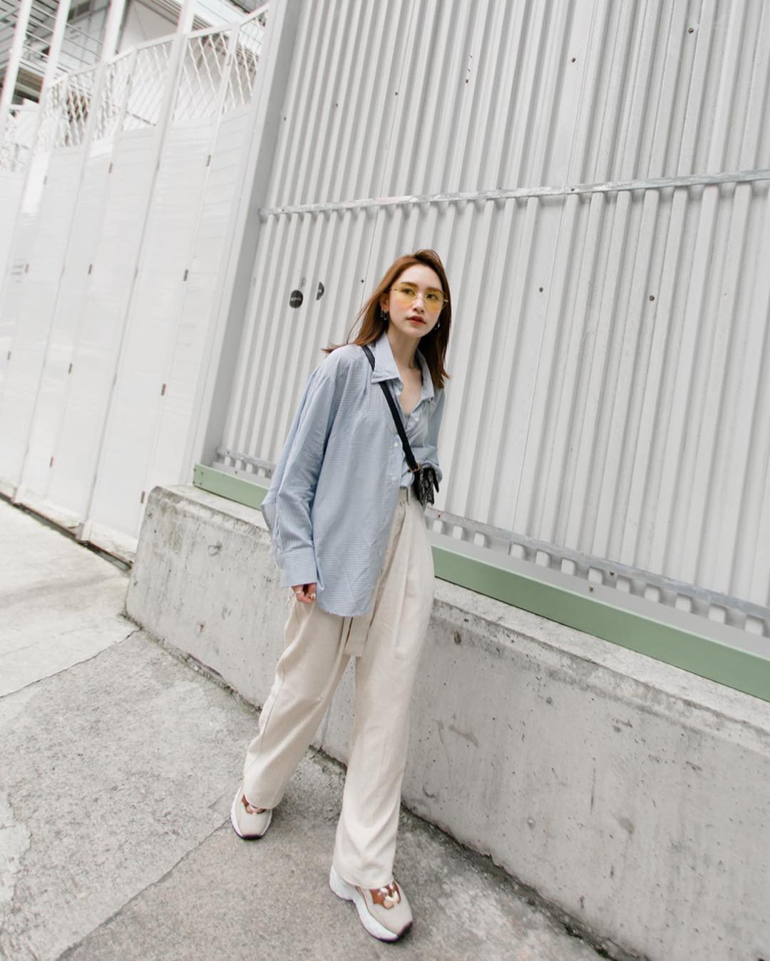 Gợi ý 8 tuyệt chiêu phối đồ với áo sơ mi nữ oversize đẹp - Vua Nệm