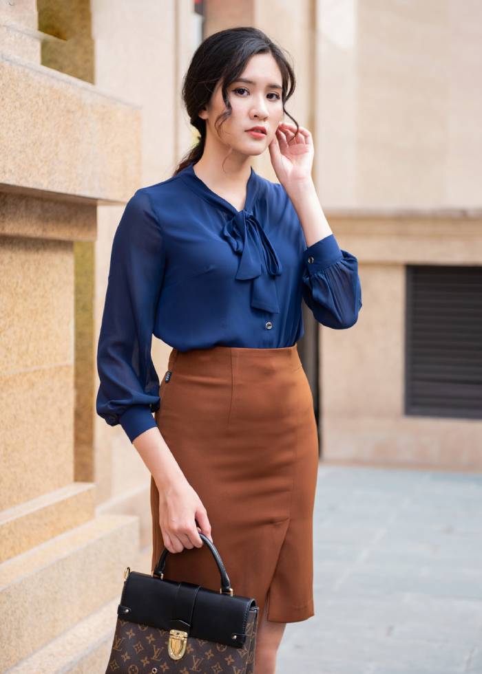 29+ mẫu áo sơ mi nữ màu xanh và cách tôn dáng siêu đẹp