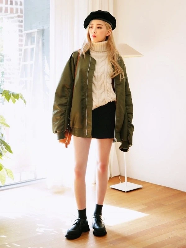 Mặc áo gì với váy da? 10+ Outfit nổi bật với chân váy da