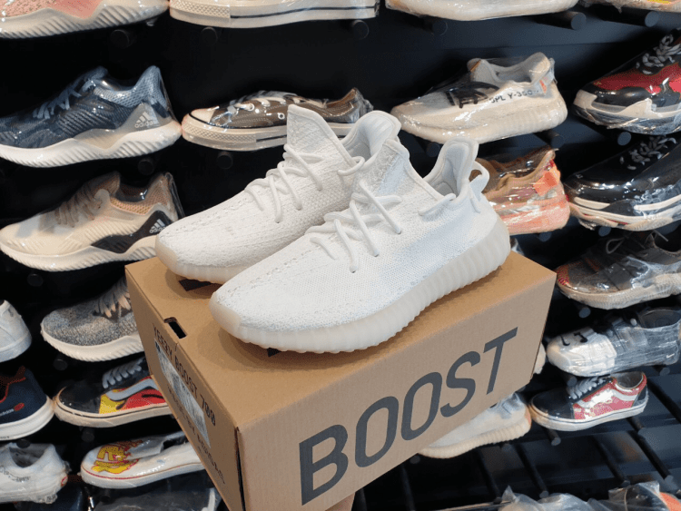 Top 10 Cửa Hàng Bán Giày Bình Dương Uy Tín Nhất