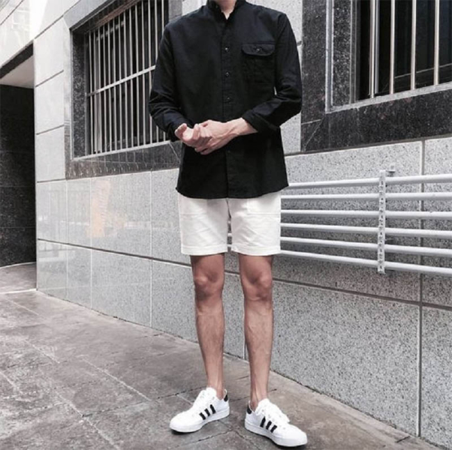 10 Cách phối đồ với áo sơ mi đen nam nữ đẹp và thời trang nhất 2 10 Cách phối đồ với sơ mi đen cho nam và nữ đẹp, thời trang nhất