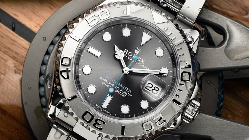 Phân biệt đồng hồ Rolex qua xem chi tiết đồng hồ Phân biệt đồng hồ Rolex bằng cách xem các chi tiết đồng hồ