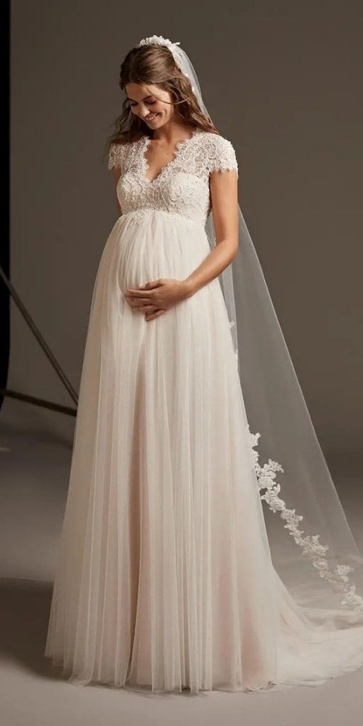 12 Mẫu váy cưới cho cô dâu bầu từ 4 đến 8 tháng che bụng đẹp