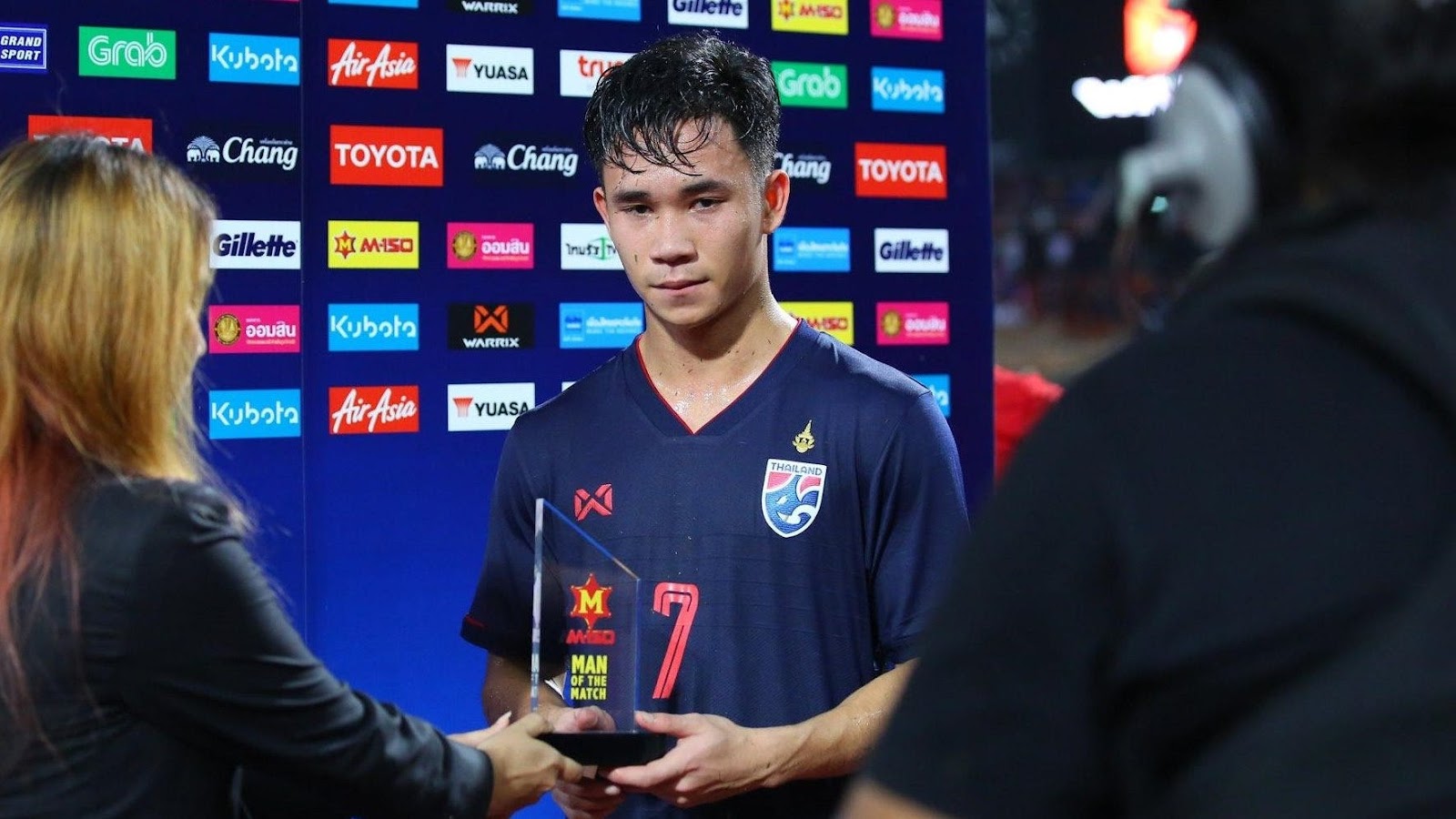 Supachok Sarachat Đội tuyển bóng đá quốc gia Thái Lan