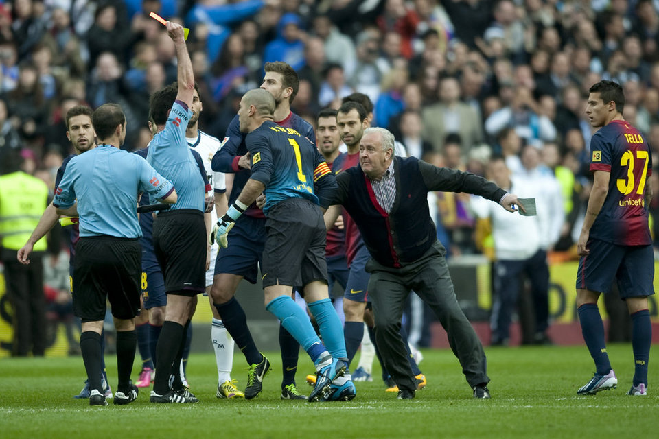 El Clasico: Top 10 sự cố gây tranh cãi nhất từng xảy ra trong lịch thi đấu mang tính biểu tượng