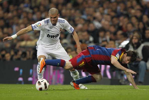 El Clasico: Top 10 sự cố gây tranh cãi nhất từng xảy ra trong lịch thi đấu mang tính biểu tượng