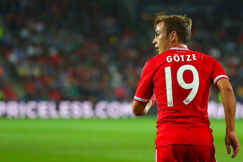 Những cầu thủ mang áo số 19 xuất sắc nhất