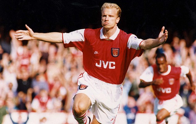 Huyền thoại Dennis Bergkamp: Thiên sứ bóng đá đẹp