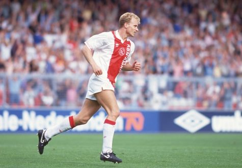Dennis Bergkamp: Bao lâu nữa mới có một số 10 như thế? | ELLE Man Việt Nam