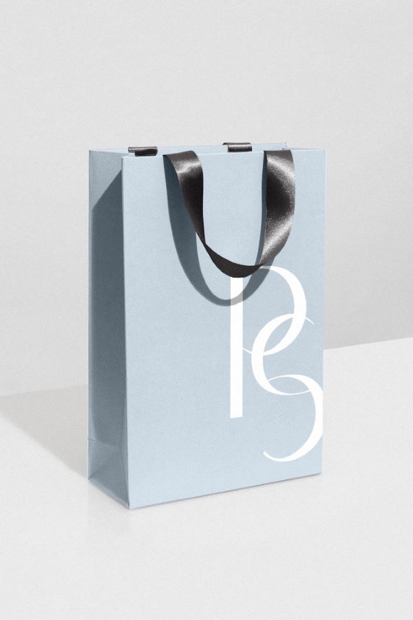 Mẫu túi đựng quần áo màu ngà