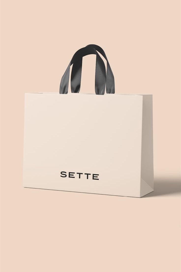 Túi đựng quần áo màu be ngà