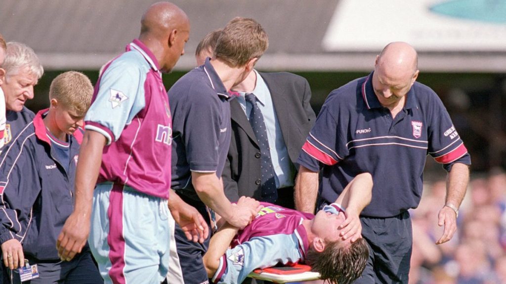 Những chấn thương bóng đá tệ nhất mọi thời đại - Footbalium