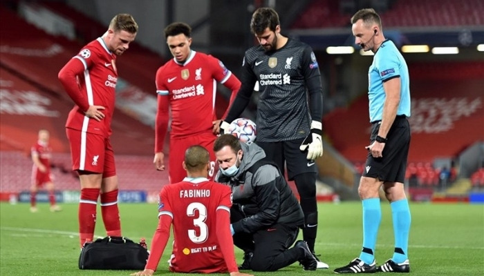 Chiến thuật đội hình 4-2-4: Sơ đồ tạo ra một loạt các cuộc tấn công