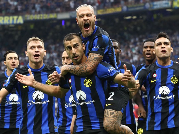 Đánh bại AC Milan, Inter Milan lên ngôi vô địch Serie A trước 5 vòng đấu - Tuổi Trẻ Online