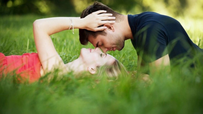 Skinship là gì? 5 mẹo để chiếm được trái tim người yêu