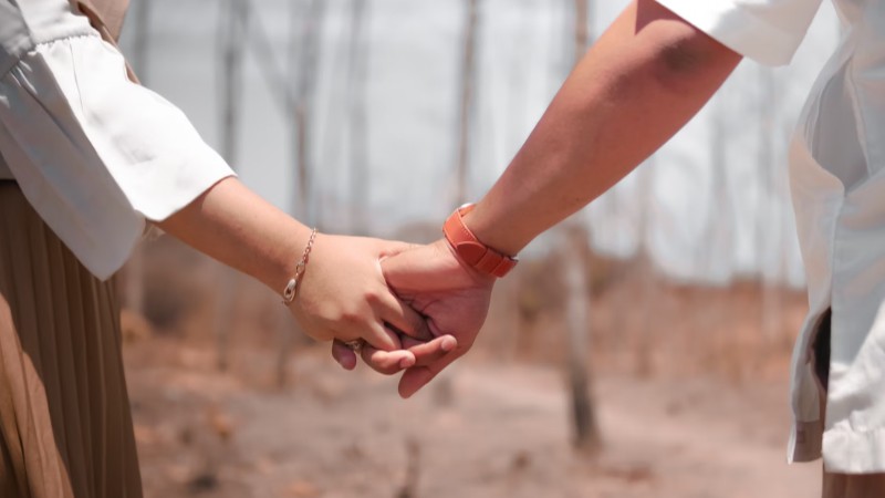Skinship là gì? 5 mẹo để chiếm được trái tim người yêu