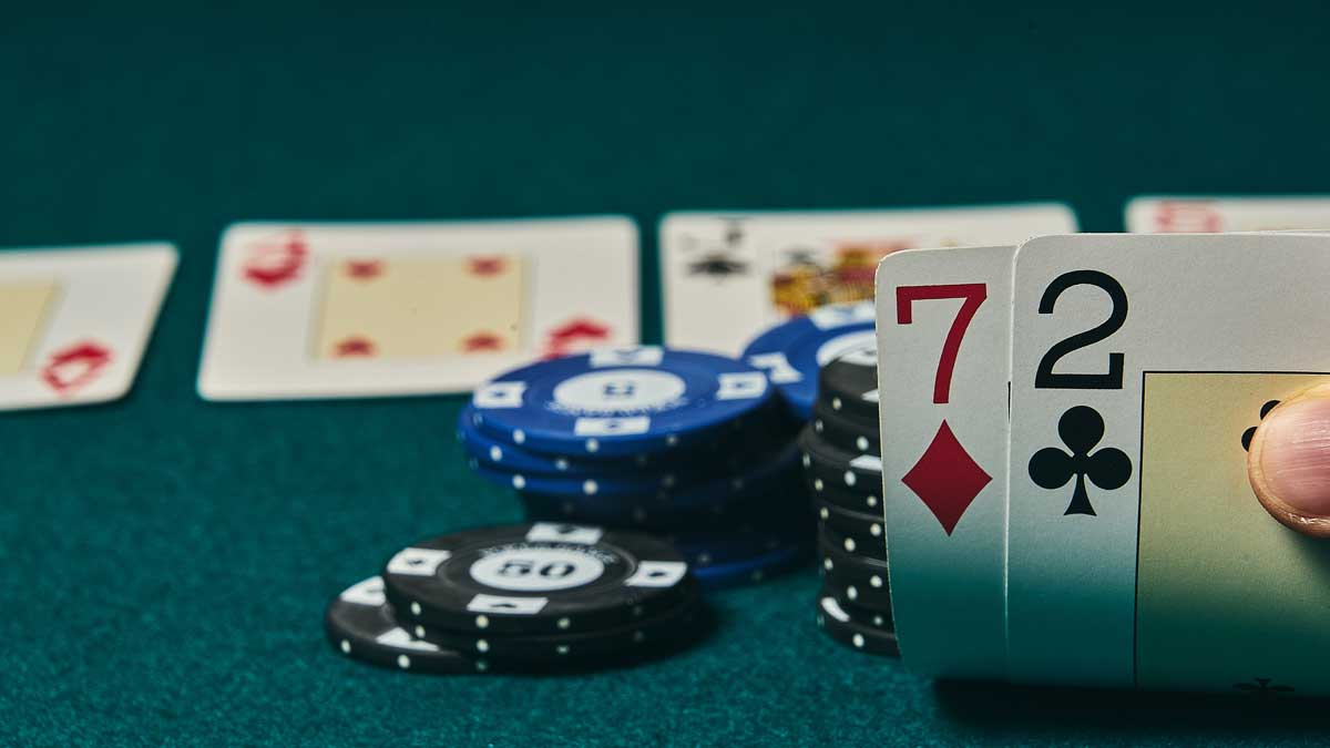 Cách lừa gạt thành công khi chơi poker | Tự nhiên8