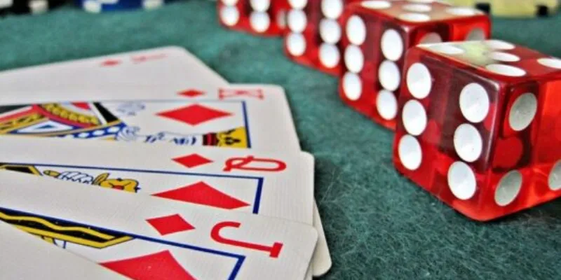 Hướng dẫn đọc bài đối thủ trong Phỏm để tránh bị bắt - mommyhoodtohollywood.com