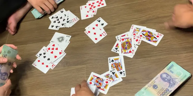 Hướng dẫn đọc bài đối thủ trong Phỏm để tránh bị bắt - mommyhoodtohollywood.com