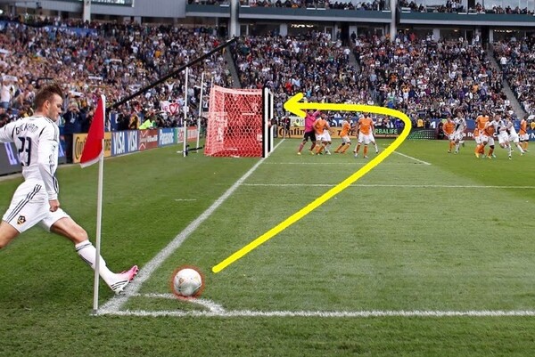 Đá phạt góc là gì? Khi nào được phép đá phạt góc?