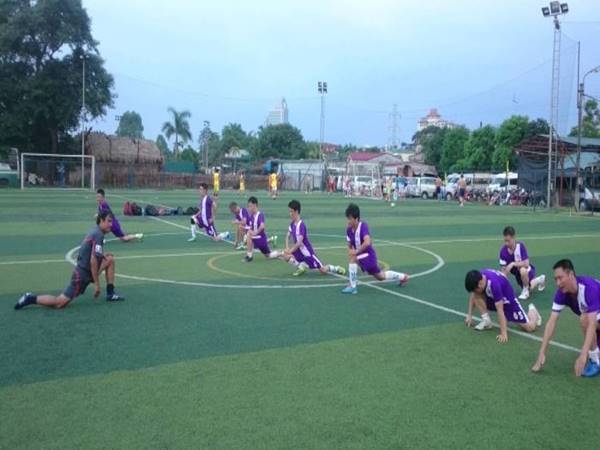 Cách chơi bóng đá không mệt mỏi như cầu thủ chuyên nghiệp