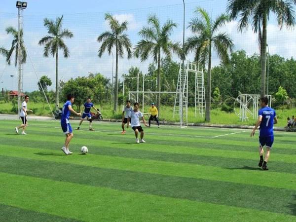 Cách chơi bóng đá không mệt mỏi như cầu thủ chuyên nghiệp