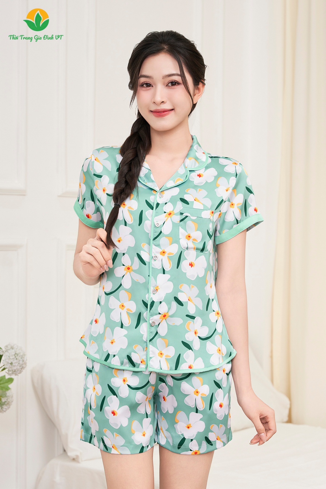 B43.5069. Bộ Pijama lụa nữ quần đùi áo cộc tay