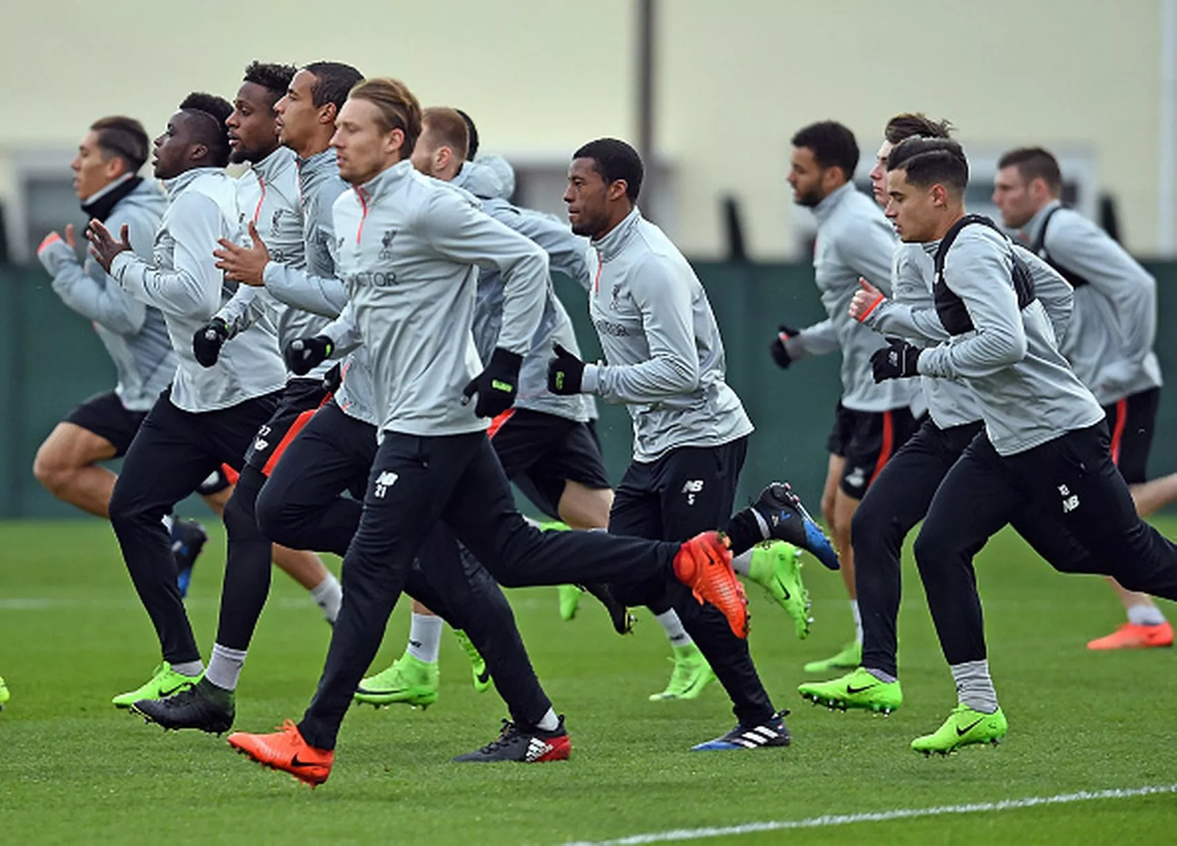 Cách tăng sức bền trong bóng đá giúp bạn chơi bóng đá khỏe mạnh