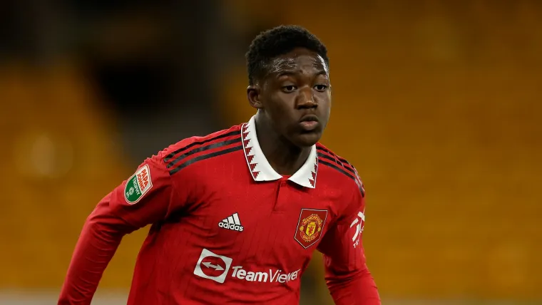 Kobbie Mainoo là ai? Sao trẻ của Manchester United có trận ra mắt ở Premier  League