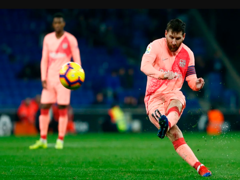 Kỹ Thuật Đá Bóng Bằng Lòng Bàn Chân: Đánh Giá Và Cách Thực Hiện