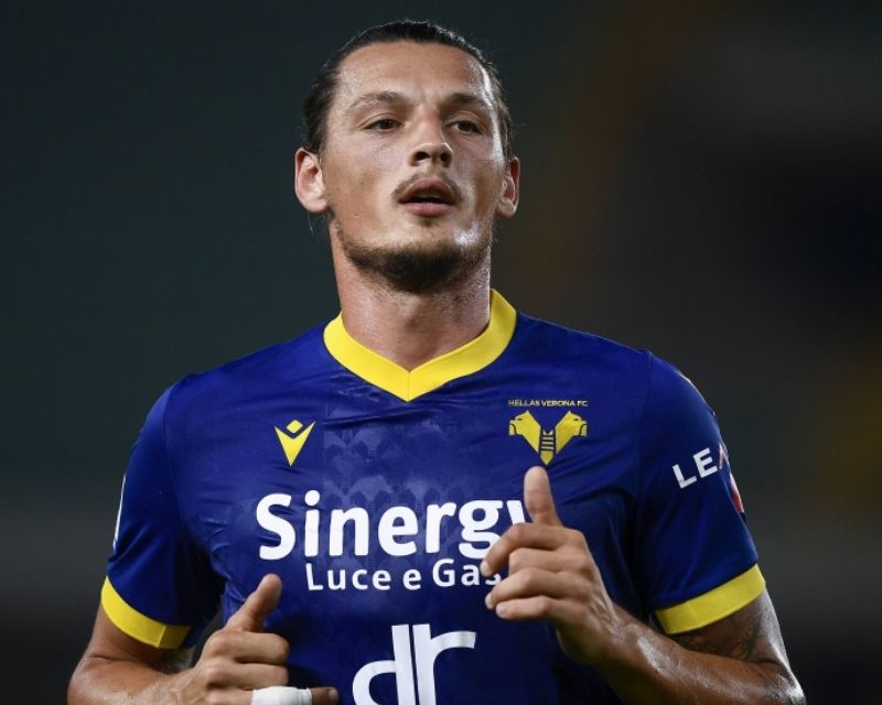 Các cầu thủ cao nhất thế giới - Những gã khổng lồ sân cỏ