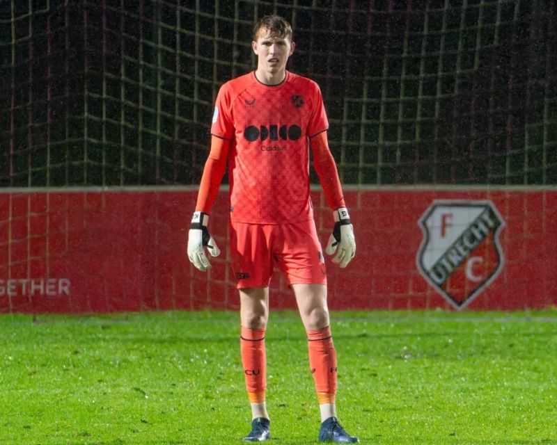 Các cầu thủ cao nhất thế giới - Những gã khổng lồ sân cỏ