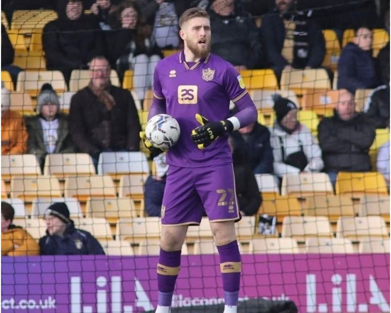 Các cầu thủ cao nhất thế giới - Những gã khổng lồ sân cỏ