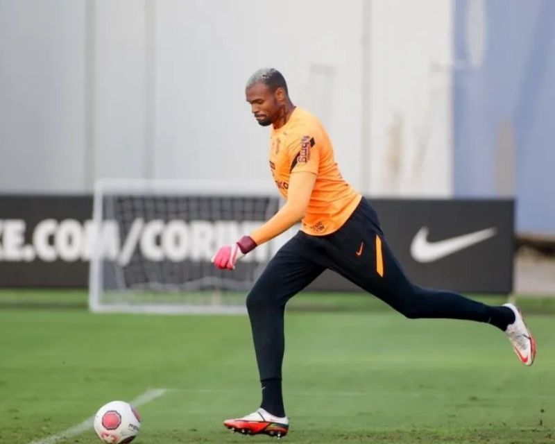 Các cầu thủ cao nhất thế giới - Những gã khổng lồ sân cỏ