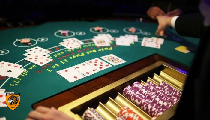 Steal Poker là gì? Top 8 chiến lược stealing Poker hiệu quả