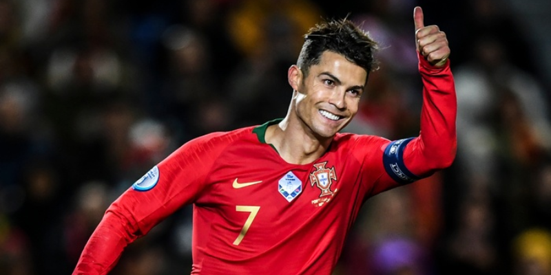 Đặc điểm của tiền đạo làm tường