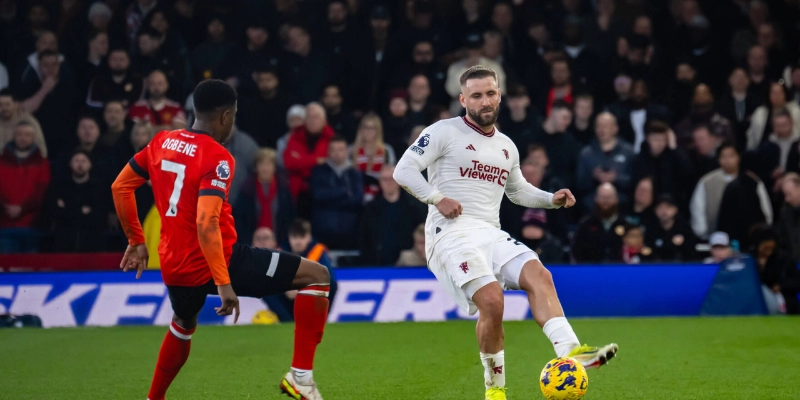 Winger Trong Bóng Đá Là Gì? Vai Trò, Kỹ Năng Và Cách Chơi Hiệu Quả