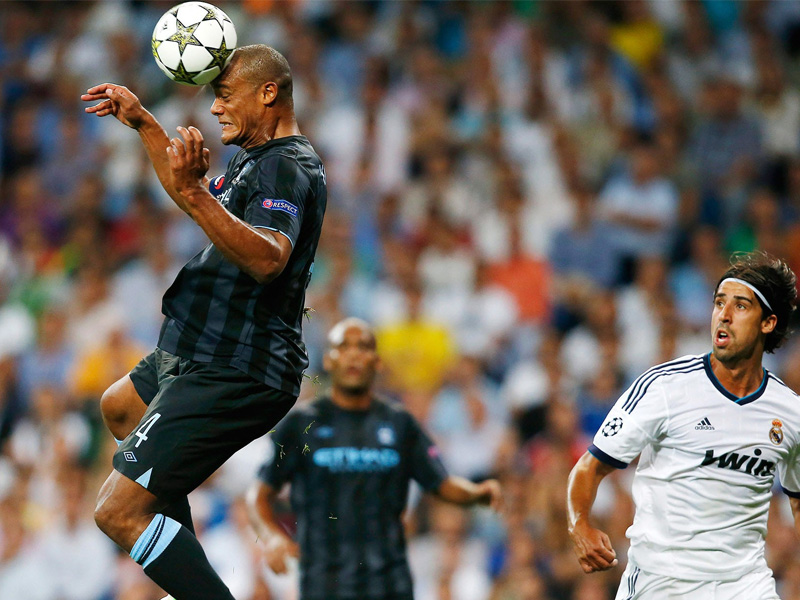 Đánh Đầu Trong Bóng Đá tiếng Anh Là Gì? Khám Phá Nghệ Thuật Header