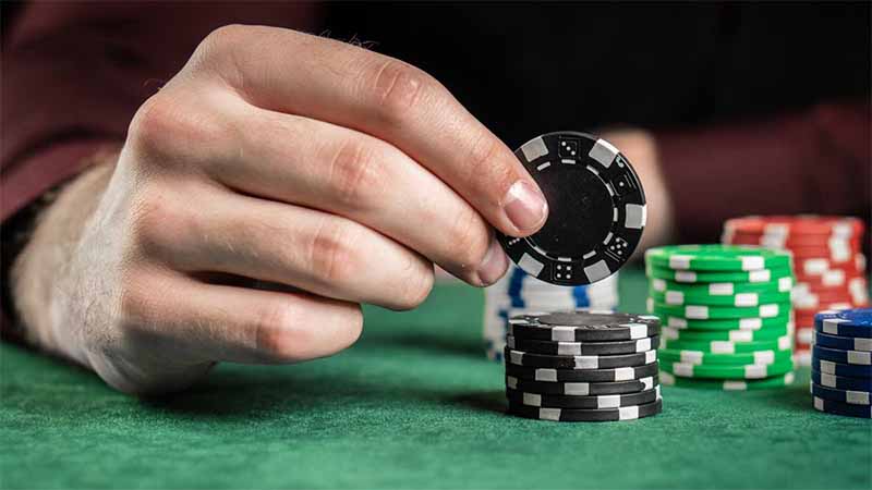 Rise trong Poker là gì? Cách nâng cược khôn ngoan để thắng lớn - Top Game