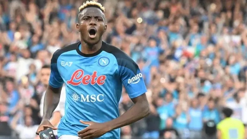 Và sau đó thì đã tỏa sáng trong màu áo của Napoli Victor Osimhen tỏa sáng tại Napoli