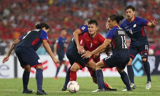 Hướng dẫn cách, kỹ thuật tranh cướp bóng trong thi đấu bóng đá — Trung tâm Bóng  đá Nam việt