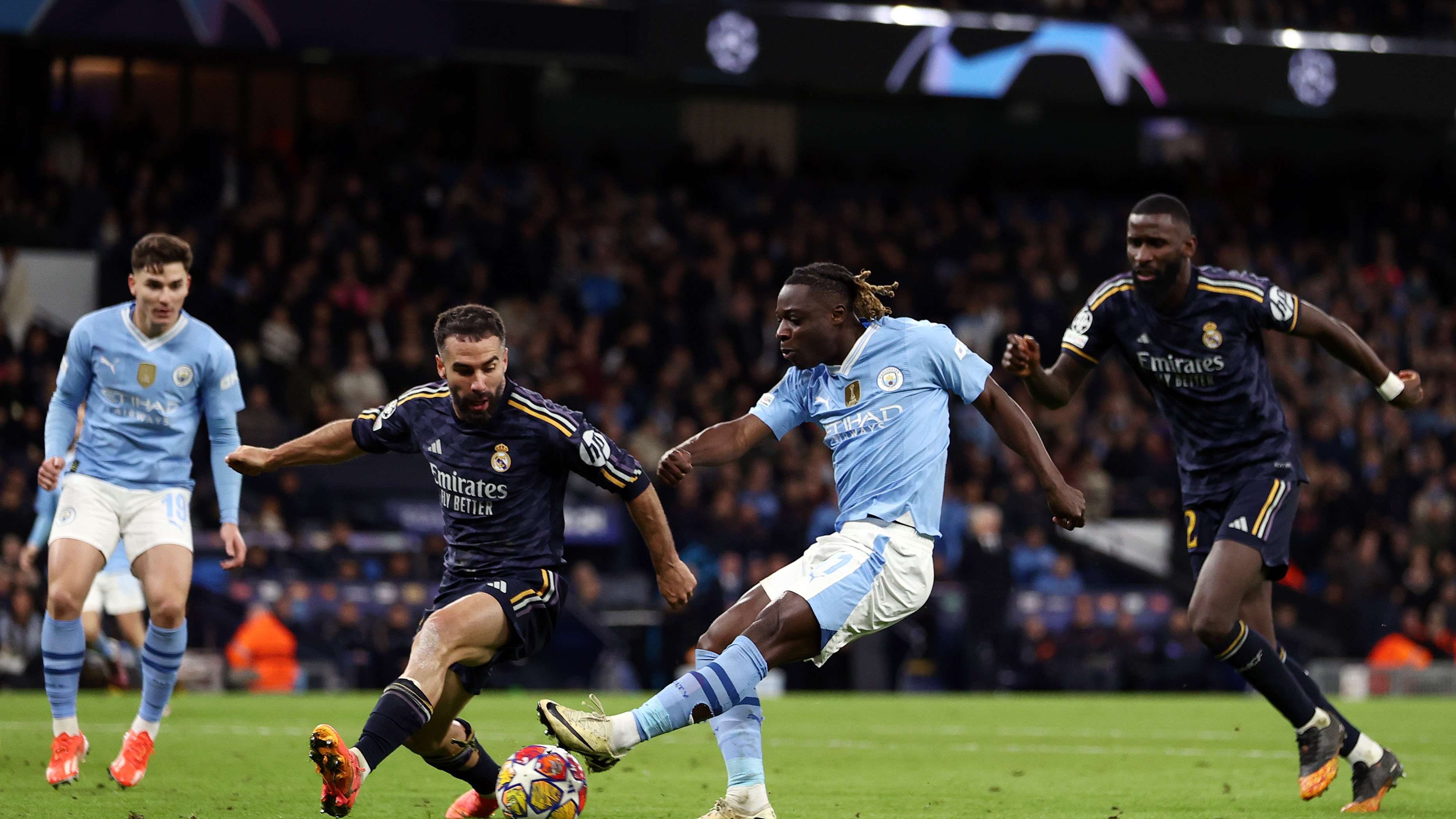 Luật bàn thắng sân khách là gì? Tại sao UEFA bỏ Luật bàn thắng sân khách  khỏi Champions League & Europa League? | Goal.com Việt Nam