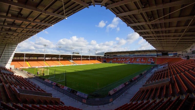 Khám phá Bloomfield Road - Các khán đài của sân vận động
